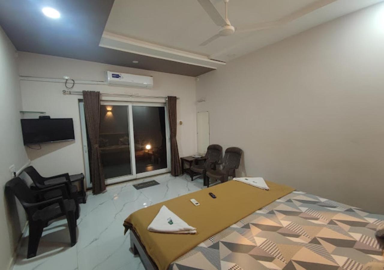 Sea King Beach Resort Ganpatipule Εξωτερικό φωτογραφία